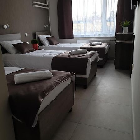 Familia Panzió Győr Exterior foto